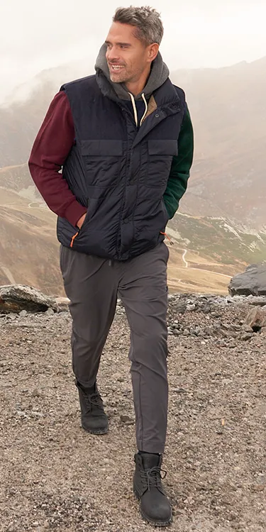 Lässige Outdoor-Kombination, Komplett-Outfit